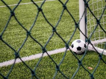 足坛最龌龊罚点球排行榜 TOP10 ，看看这些奇葩的罚点球方式！（配图示意）